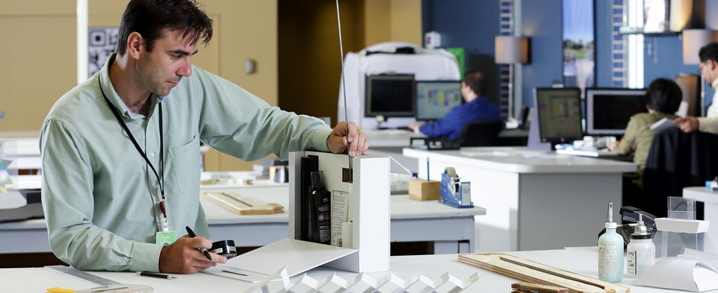 Johnsbyrne structural design solutions for display packaging