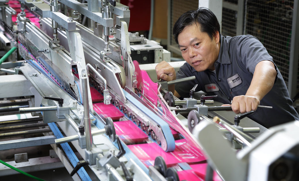 Quality craftsmenship in folding and gluing packaging